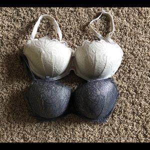 2 Victoria secret bras